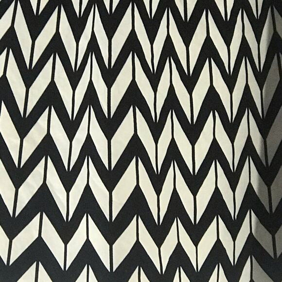 WORTHINGTON Black Wh print Circle Skirt with Grosgrain ribbon at waist 6 - Picture 9 of 10